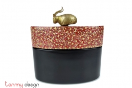 Oval black lacquer box with eggshell details, with deer on cap/Size S
